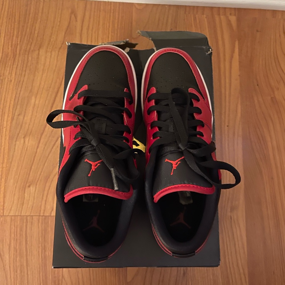 Jordan Kids Black and Red Sneakers